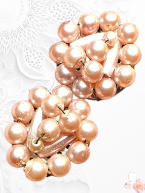 Darling Vintage Signed Hong Kong Silver Pink Pearl Cluster Clip-On Earrings 430
